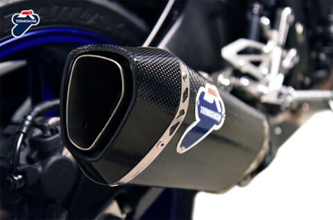 YAMAHA MT10 - CARBON SLIP ON - Image 3